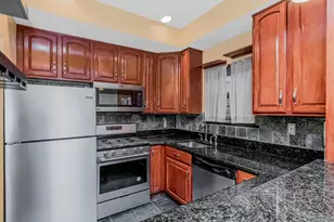 85 Admiral Ct, Bronx, NY 10473 - Photo 7