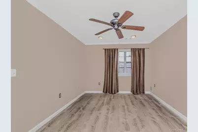 85 Admiral Court #87, Bronx, NY 10473 - Photo 11