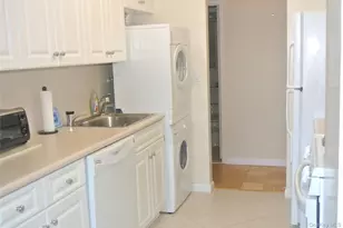 270-10 Grand Central Pkwy, Floral Park, NY 11005 - Photo 5