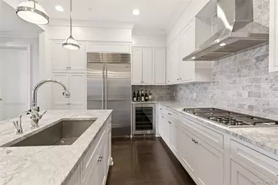 3000 Royal Court #3102, North Hills, NY 11040 - Photo 13