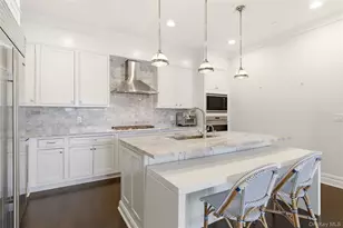 3000 Royal Ct, North Hills, NY 11040 - Photo 11