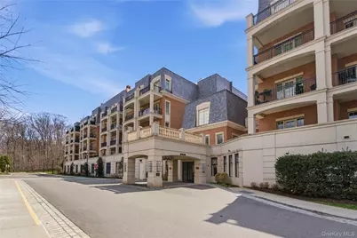 3000 Royal Court #3102, North Hills, NY 11040 - Photo 1