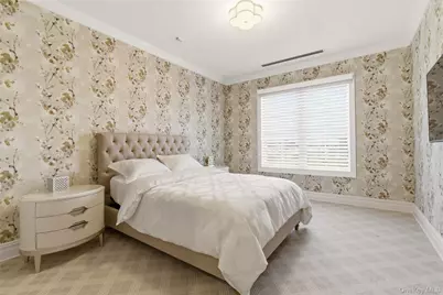 3000 Royal Court #3102, North Hills, NY 11040 - Photo 17