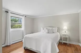 304 Parr Meadow Dr, Newburgh, NY 12550 - Photo 15