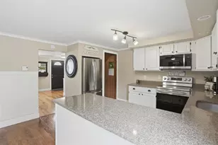 304 Parr Meadow Dr, Newburgh, NY 12550 - Photo 9