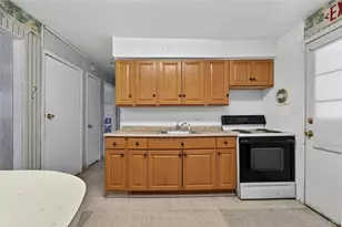 188 Amherst St, Hempstead, NY 11550 - Photo 5