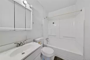 188 Amherst St, Hempstead, NY 11550 - Photo 15