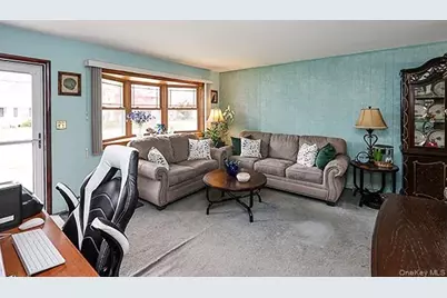 99 Ronkonkoma Boulevard, Centereach, NY 11720 - Photo 5
