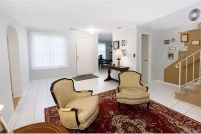 280 Brettonwoods Drive, Coram, NY 11727 - Photo 9