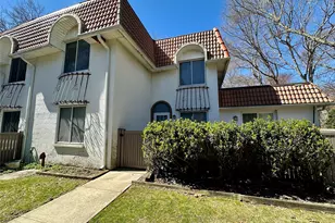 280 Brettonwoods Dr, Coram, NY 11727 - Photo 3