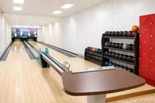 280 Brettonwoods Dr, Coram, NY 11727 - Photo 19