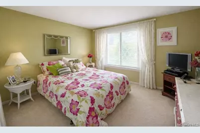280 Brettonwoods Drive, Coram, NY 11727 - Photo 13
