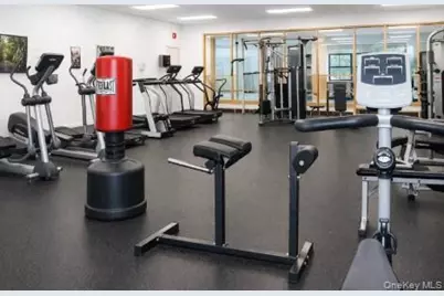 280 Brettonwoods Drive, Coram, NY 11727 - Photo 9