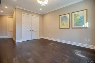 5000 Royal Court #5014, North Hills, NY 11040 - Photo 17