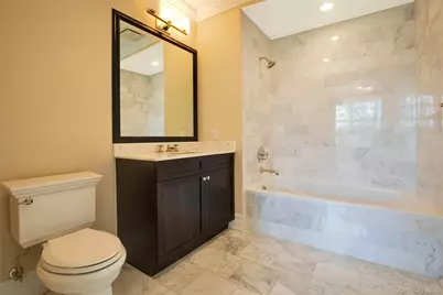 5000 Royal Court #5014, North Hills, NY 11040 - Photo 25