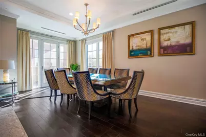 5000 Royal Court #5014, North Hills, NY 11040 - Photo 9