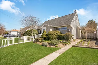 3017 Roxbury Road, Oceanside, NY 11572 - Photo 3