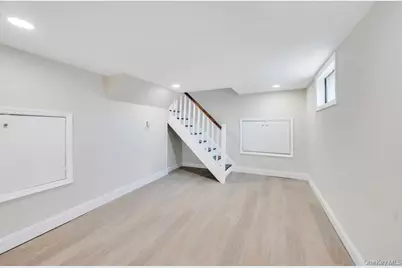 90 30th Street, Copiague, NY 11726 - Photo 43