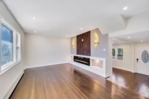 90 30th St, Copiague, NY 11726 - Photo 13