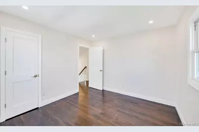 90 30th Street, Copiague, NY 11726 - Photo 31