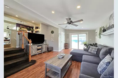 25 Peter Road, Ronkonkoma, NY 11779 - Photo 9