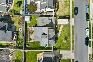 3976 Wicks Ave, Seaford, NY 11783 - Photo 35