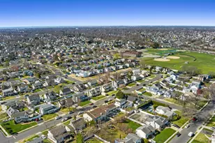 3976 Wicks Ave, Seaford, NY 11783 - Photo 37