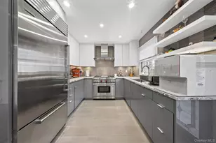 25-28 148th St, Flushing, NY 11354 - Photo 7