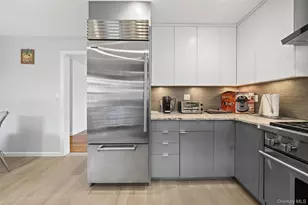 25-28 148th St, Flushing, NY 11354 - Photo 9