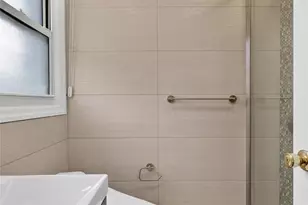 25-28 148th St, Flushing, NY 11354 - Photo 27