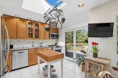 48 Roxbury Drive, Commack, NY 11725 - Photo 7