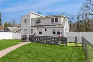 146 Swezey Ln, Middle Island, NY 11953 - Photo 43