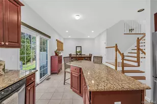 40 Eagle Cir, Bohemia, NY 11716 - Photo 9