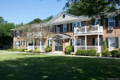 1355 Roanoke Avenue #3RA, Riverhead, NY 11901 - Photo 1