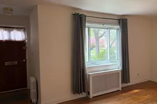 260-55 Langston Ave, Glen Oaks, NY 11004 - Photo 7