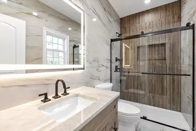 11 Evelyn Court, Syosset, NY 11791 - Photo 15