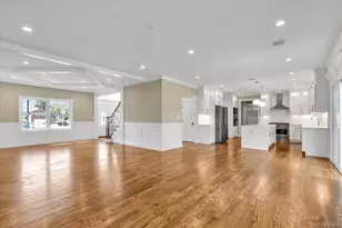 11 Evelyn Ct, Syosset, NY 11791 - Photo 5