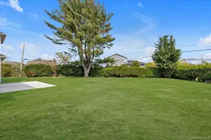 11 Evelyn Ct, Syosset, NY 11791 - Photo 25