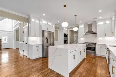 11 Evelyn Court, Syosset, NY 11791 - Photo 9