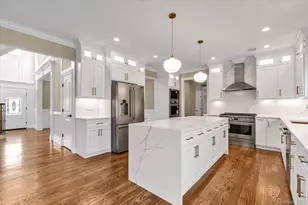 11 Evelyn Ct, Syosset, NY 11791 - Photo 9