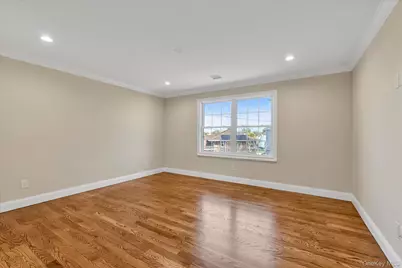 11 Evelyn Court, Syosset, NY 11791 - Photo 19