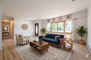 507 Joan St, Ronkonkoma, NY 11779 - Photo 3