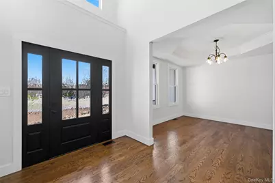 112 S Hillside Avenue, Nesconset, NY 11767 - Photo 9