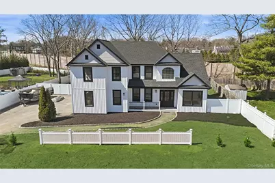 112 S Hillside Avenue, Nesconset, NY 11767 - Photo 3