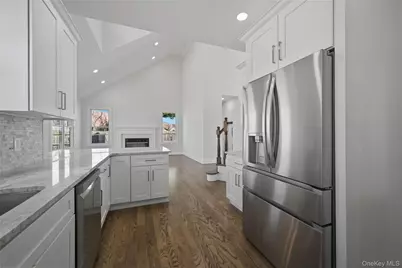 112 S Hillside Avenue, Nesconset, NY 11767 - Photo 19