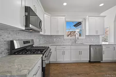 112 S Hillside Avenue, Nesconset, NY 11767 - Photo 21