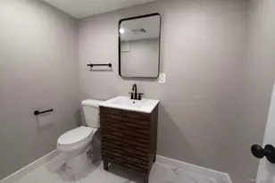 7-06 Leggett Pl, Whitestone, NY 11357 - Photo 9