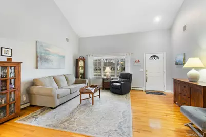 47 Pier Avenue, Riverhead, NY 11901 - Photo 5