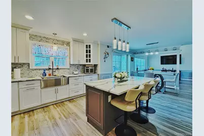 180 Country Road, Medford, NY 11763 - Photo 9