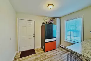 180 Country Rd, Medford, NY 11763 - Photo 17